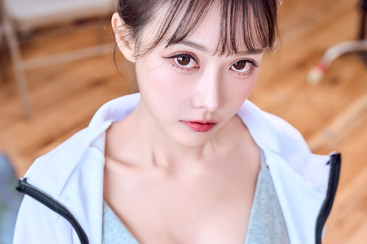 민아